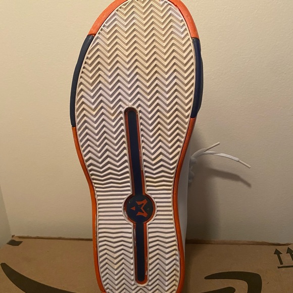 Autographed Starbury Sneakers - collectible - Picture 3 of 7